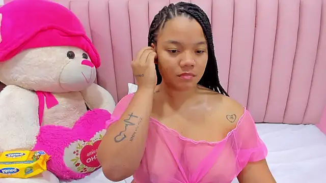 Snapshot of ISABELLA_020 chatting on 10-09-25, 12:25 ISABELLA 020 online show from 10-09-25, 12:25