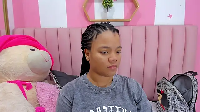 Snapshot of ISABELLA_020 chatting on 10-14-25, 12:06 ISABELLA 020 online show from 10-14-25, 12:06