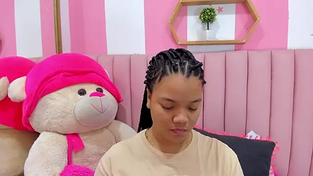 Snapshot of ISABELLA_020 chatting on 10-15-25, 12:38 ISABELLA 020 online show from 10-15-25, 12:38