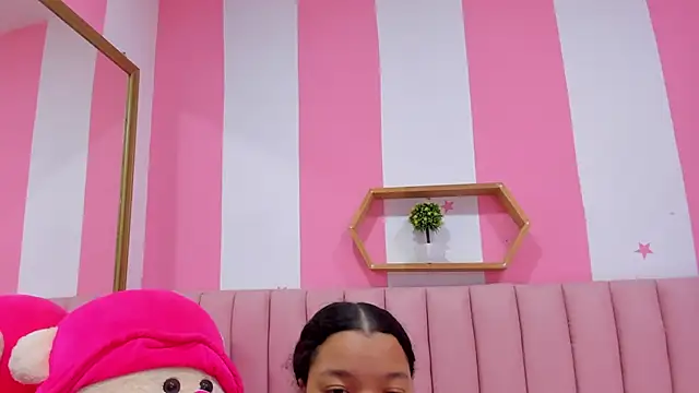 Snapshot of ISABELLA_020 chatting on 10-23-25, 12:48 ISABELLA 020 online show from 10-23-25, 12:48