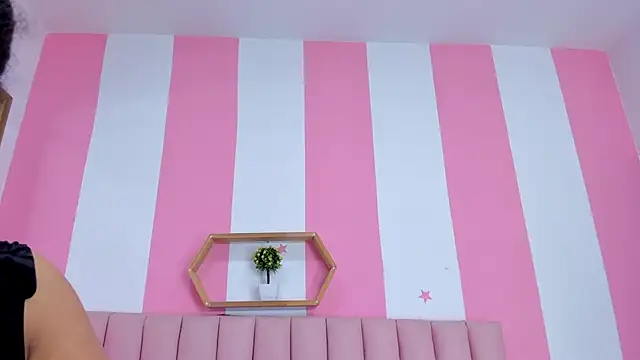 ISABELLA 020 online show from 02-05-26, 12:32