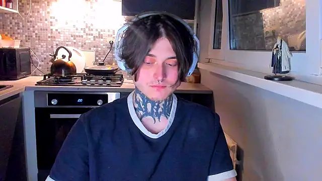 Snapshot of _torfin_ chatting on 03-06-26, 10:17 torfin online show from 03-06-26, 10:17