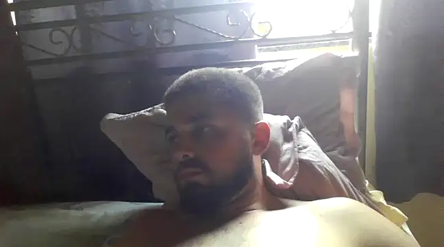 Snapshot of Dat1994 chatting on 12-02-24, 04:20 Dat1994 online show from 12-02-24, 04:20