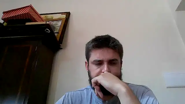 Snapshot of Dat1994 chatting on 02-04-25, 02:53 Dat1994 online show from 02-04-25, 02:53