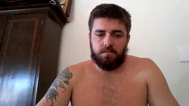 Snapshot of Dat1994 chatting on 02-06-25, 02:26 Dat1994 online show from 02-06-25, 02:26