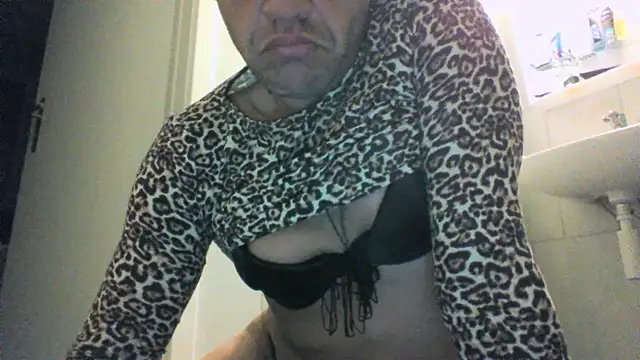 Snapshot of susilover6969x6969 chatting on 03-31-26, 08:53 susilover6969x6969 online show from 03-31-26, 08:53