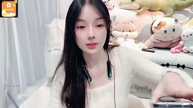 AKiKi711 online show from 10-19-25, 04:29