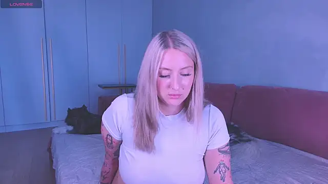 Snapshot of Oh_mylissa chatting on 06-14-26, 02:24 Oh mylissa online show from 06-14-26, 02:24