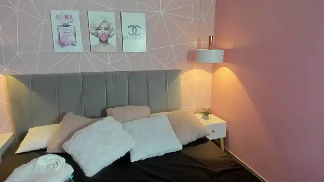 Snapshot of zara__sweet chatting on 03-06-26, 01:40 zara sweet online show from 03-06-26, 01:40