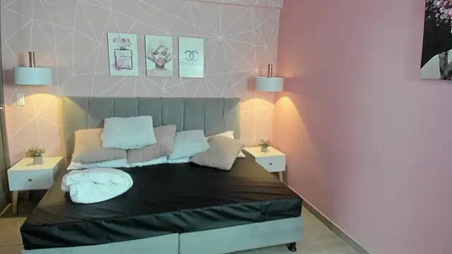 Snapshot of zara__sweet chatting on 03-12-26, 01:28 zara sweet online show from 03-12-26, 01:28