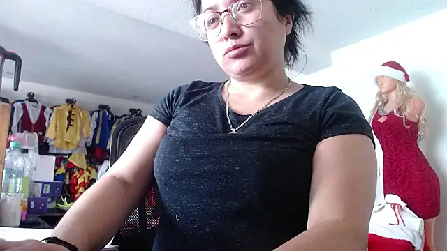 lilith campb online show from 12-06-24, 07:45