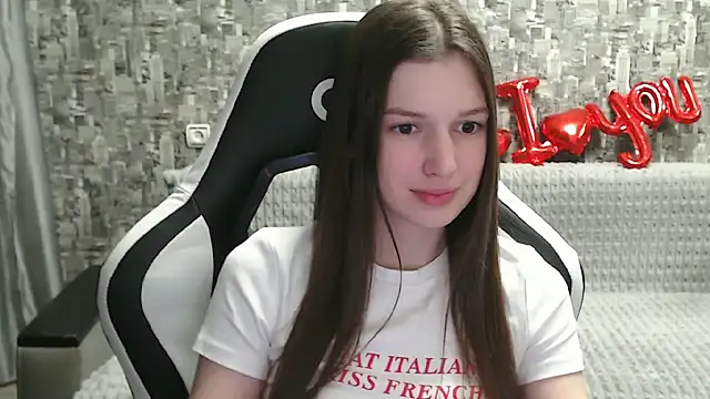 MissMiaCutie online show from 03-11-25, 07:14