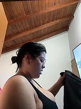 Kylie2211 online show from 09-10-25, 04:29