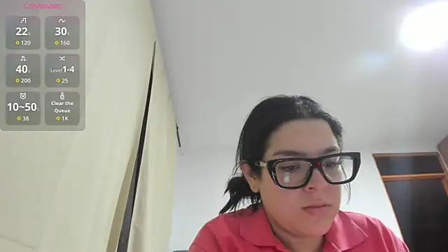 Kylie2211 online show from 06-09-26, 02:01