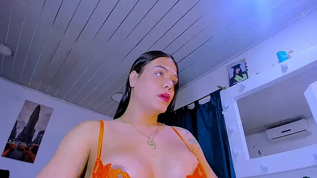 Snapshot of LatinVenuz chatting on 03-31-26, 10:54 LatinVenuz online show from 03-31-26, 10:54