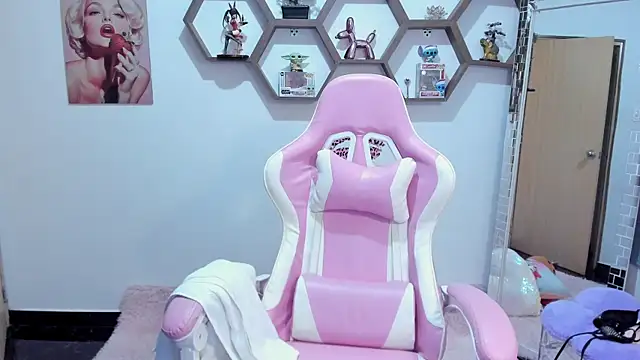 SharonSander online show from 06-04-26, 11:00