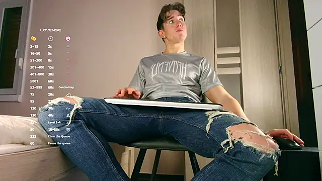 ChristianLevine  online show from 12-01-25, 04:39