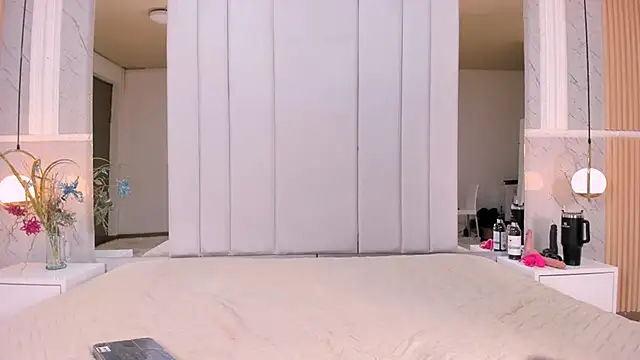 Snapshot of LiaObrien chatting on 01-23-25, 08:35 LiaObrien online show from 01-23-25, 08:35