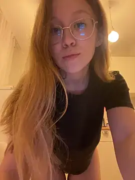 Snapshot of Eva_Weyne chatting on 12-01-24, 07:14 Eva Weyne online show from 12-01-24, 07:14