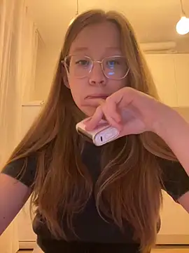 Snapshot of Eva_Weyne chatting on 12-05-24, 03:50 Eva Weyne online show from 12-05-24, 03:50