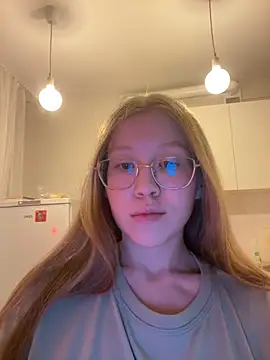 Snapshot of Eva_Weyne chatting on 01-05-25, 06:45 Eva Weyne online show from 01-05-25, 06:45