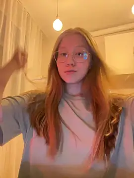 Snapshot of Eva_Weyne chatting on 01-07-25, 08:52 Eva Weyne online show from 01-07-25, 08:52