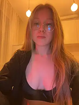 Snapshot of Eva_Weyne chatting on 02-09-25, 05:33 Eva Weyne online show from 02-09-25, 05:33