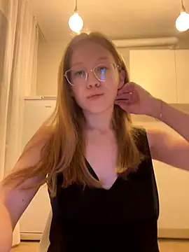 Snapshot of Eva_Weyne chatting on 09-12-25, 07:03 Eva Weyne online show from 09-12-25, 07:03