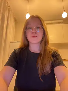 Snapshot of Eva_Weyne chatting on 09-20-25, 06:31 Eva Weyne online show from 09-20-25, 06:31