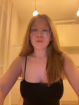 Snapshot of Eva_Weyne chatting on 09-24-25, 07:50 Eva Weyne online show from 09-24-25, 07:50