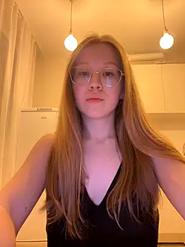 Snapshot of Eva_Weyne chatting on 09-28-25, 07:19 Eva Weyne online show from 09-28-25, 07:19