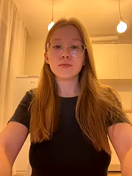 Snapshot of Eva_Weyne chatting on 10-02-25, 08:27 Eva Weyne online show from 10-02-25, 08:27