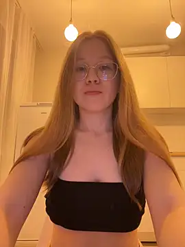 Snapshot of Eva_Weyne chatting on 10-11-25, 06:50 Eva Weyne online show from 10-11-25, 06:50