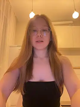 Snapshot of Eva_Weyne chatting on 10-16-25, 07:04 Eva Weyne online show from 10-16-25, 07:04