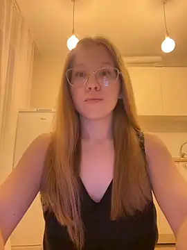 Snapshot of Eva_Weyne chatting on 10-22-25, 06:29 Eva Weyne online show from 10-22-25, 06:29