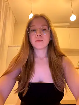 Snapshot of Eva_Weyne chatting on 10-31-25, 07:37 Eva Weyne online show from 10-31-25, 07:37