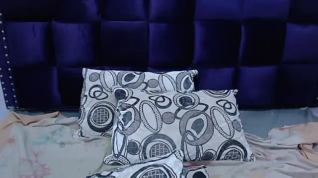 LindaKardi online show from 09-20-25, 12:28