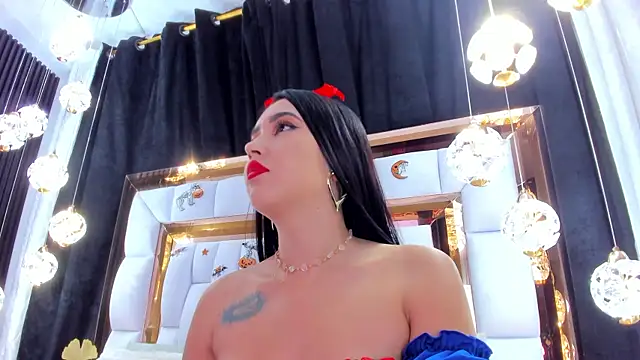 SarayRoyse online show from 10-31-25, 07:26