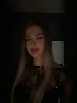 Snapshot of Sweet__Milly chatting on 01-09-25, 09:47 Sweet Milly online show from 01-09-25, 09:47
