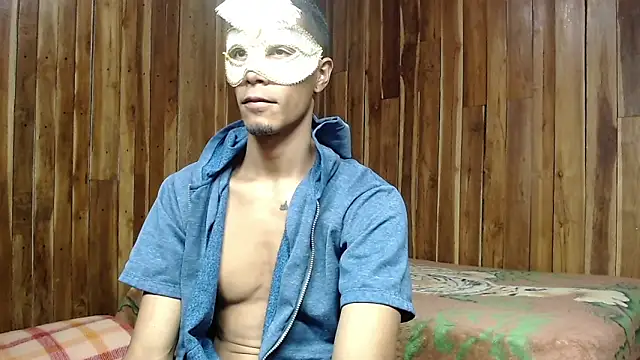 Snapshot of DEMARCOUS_NM chatting on 10-21-25, 10:32 DEMARCOUS NM online show from 10-21-25, 10:32