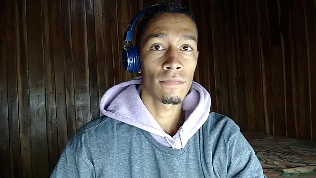 Snapshot of DEMARCOUS_NM chatting on 11-14-25, 02:16 DEMARCOUS NM online show from 11-14-25, 02:16