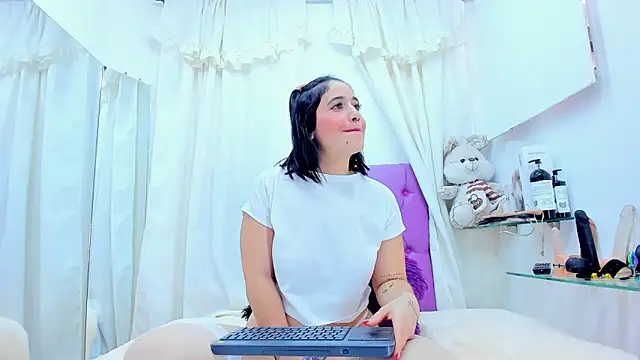 emily madrid online show from 01-05-25, 04:48