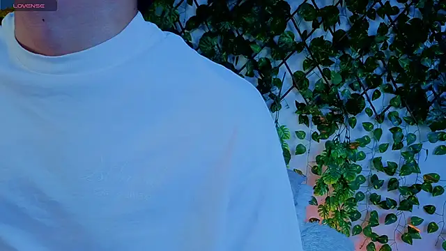 Snapshot of Levii_Ackermann chatting on 09-29-25, 02:55 Levii Ackermann online show from 09-29-25, 02:55