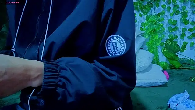 Snapshot of Levii_Ackermann chatting on 10-02-25, 01:51 Levii Ackermann online show from 10-02-25, 01:51