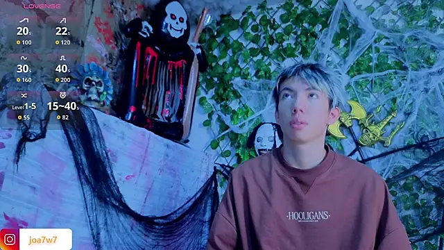 Snapshot of Levii_Ackermann chatting on 10-13-25, 12:49 Levii Ackermann online show from 10-13-25, 12:49