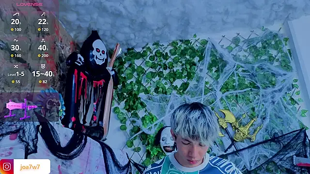 Snapshot of Levii_Ackermann chatting on 10-14-25, 02:18 Levii Ackermann online show from 10-14-25, 02:18