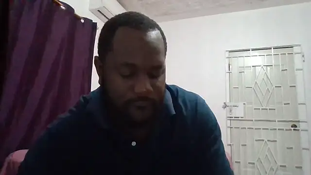 Snapshot of Bighood_T chatting on 04-15-26, 03:35 Bighood T online show from 04-15-26, 03:35