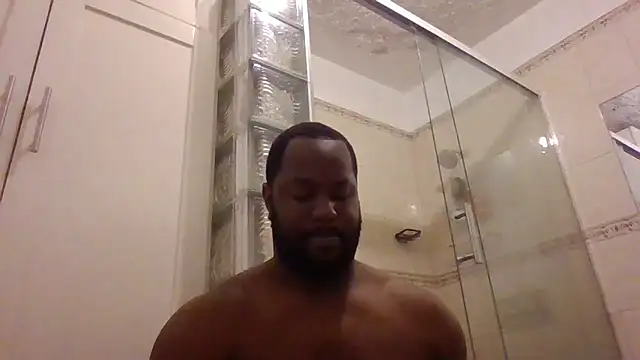 Snapshot of Bighood_T chatting on 04-17-26, 04:26 Bighood T online show from 04-17-26, 04:26