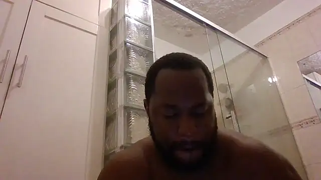 Snapshot of Bighood_T chatting on 04-20-26, 03:09 Bighood T online show from 04-20-26, 03:09