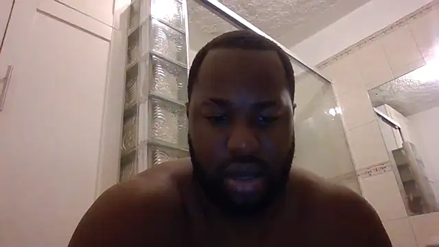 Snapshot of Bighood_T chatting on 04-30-26, 03:35 Bighood T online show from 04-30-26, 03:35